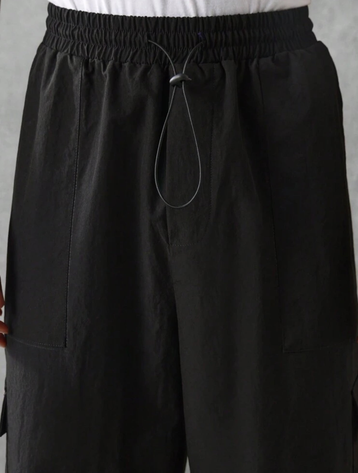 Wide leg pants with side pants in black