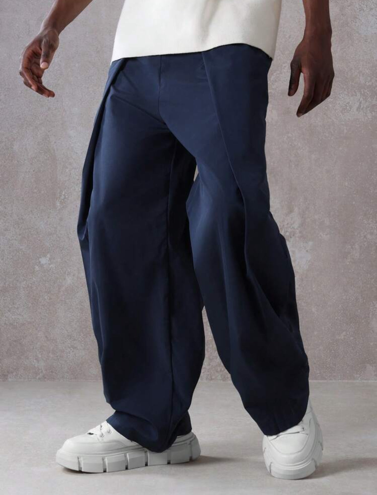 Barrel Pants with Pleat in Navy