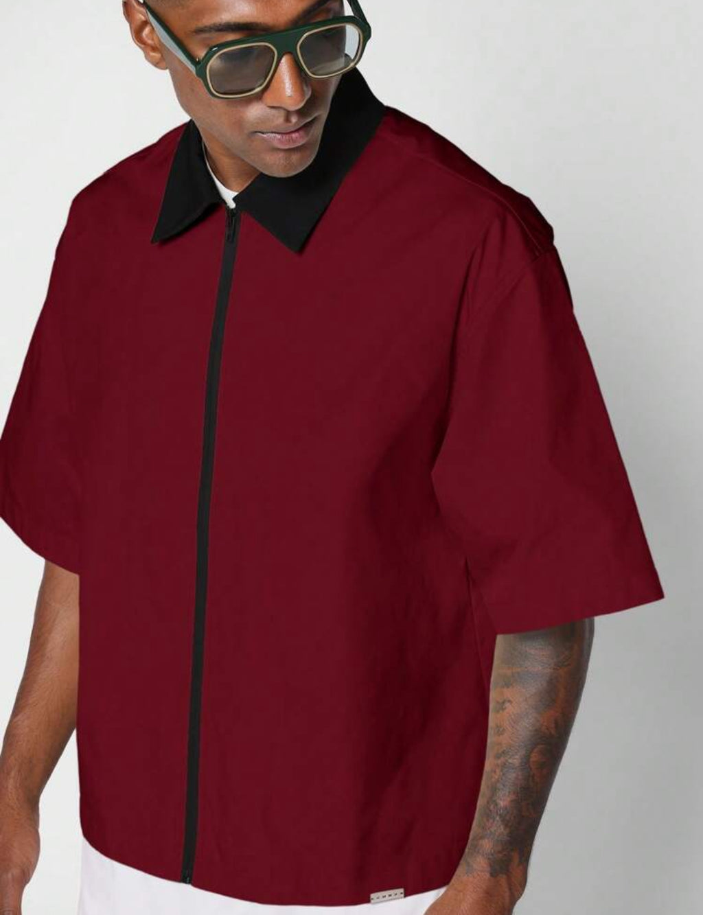 Oversized Shirt with creative director print in burgundy