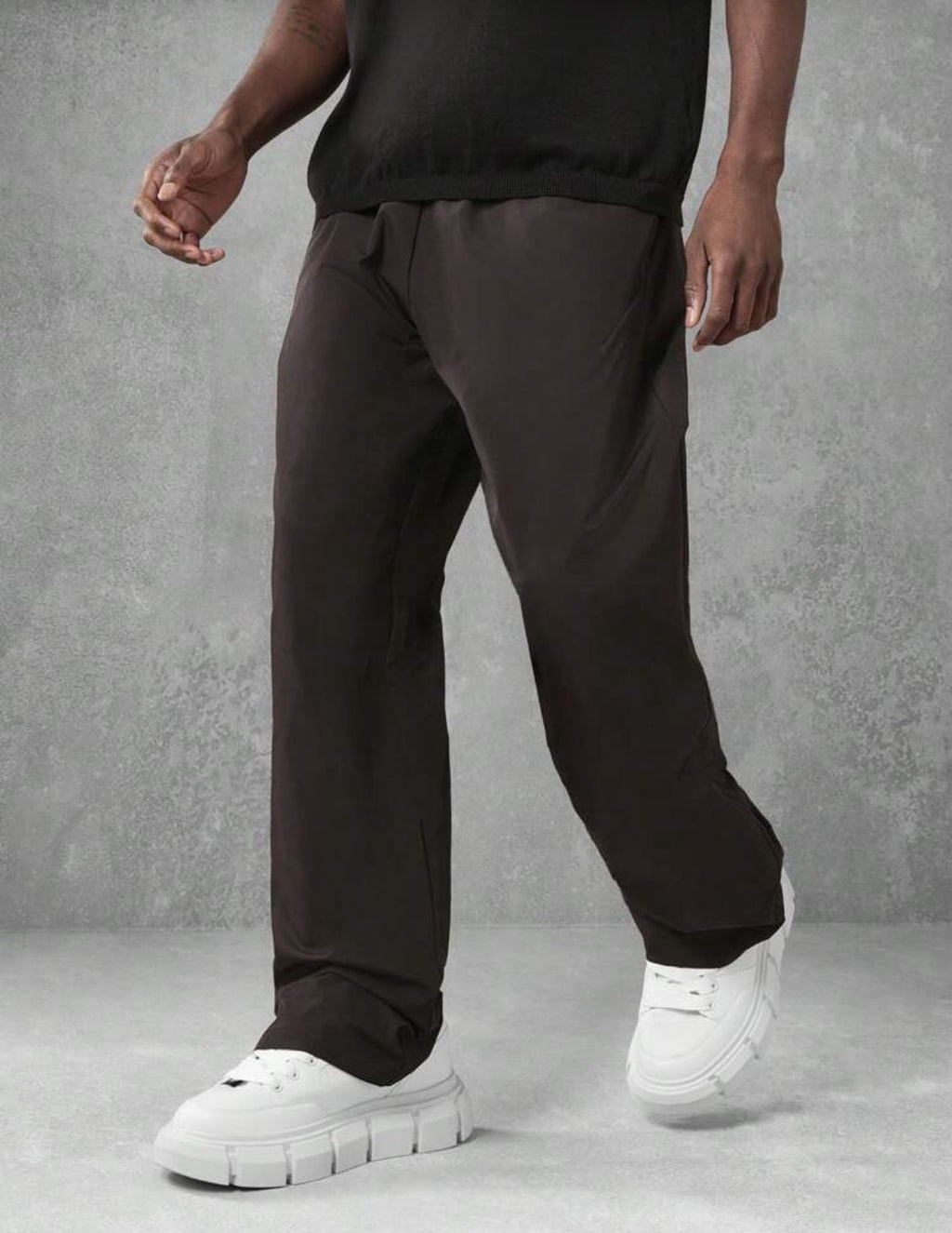Wide leg pants in black