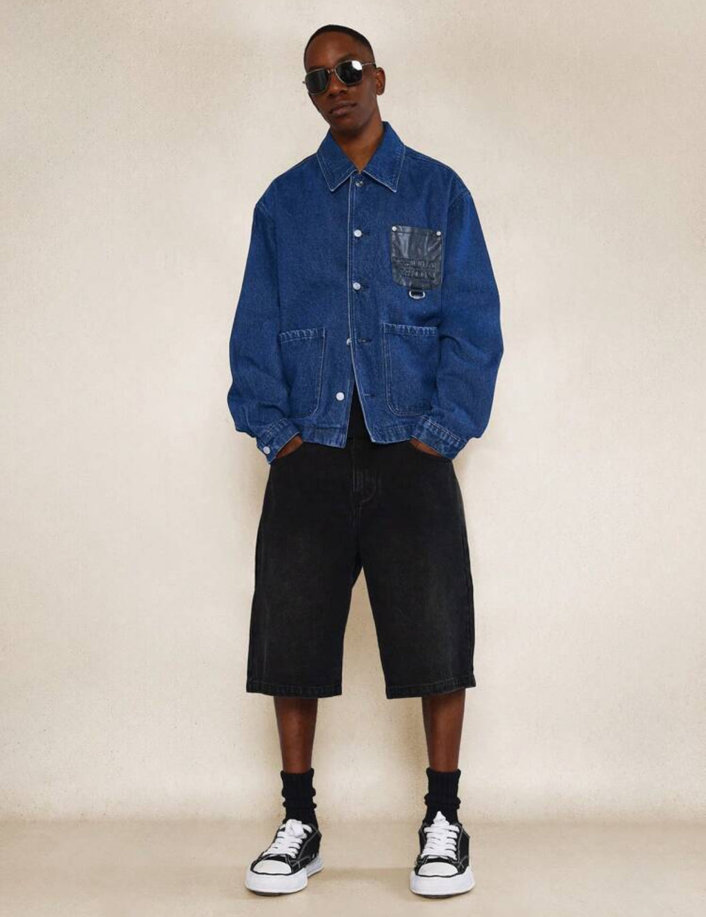 Denim jacket with pocket in blue