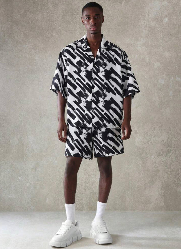 Premium Shirt and Shorts in Stroke Black over white