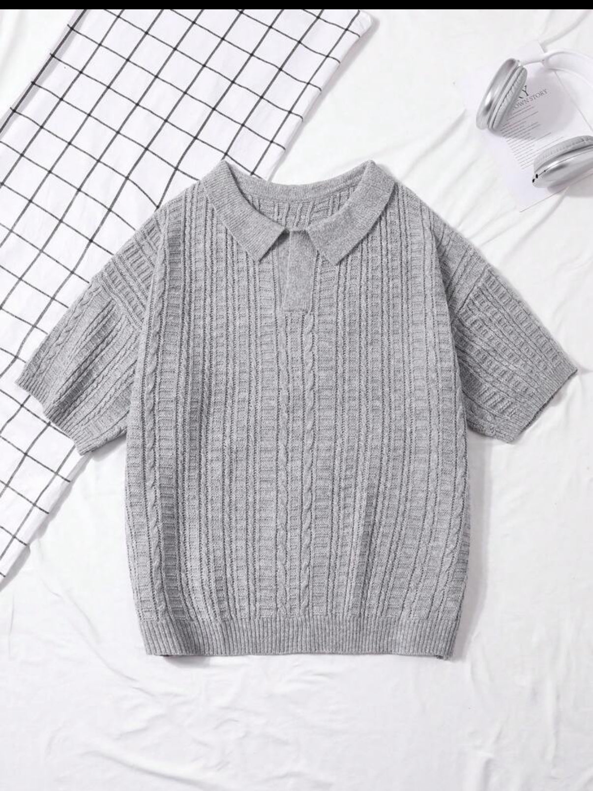 Knitted polo shirt in grey