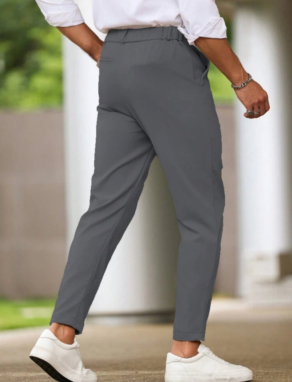 Straight pants in grey
