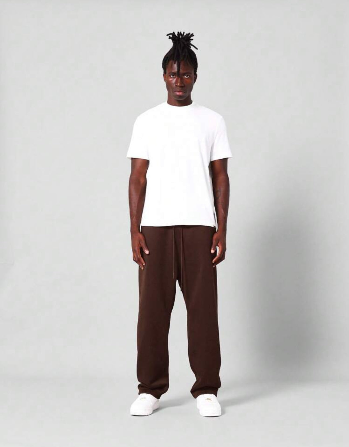 Premium wide fit joggers in brown