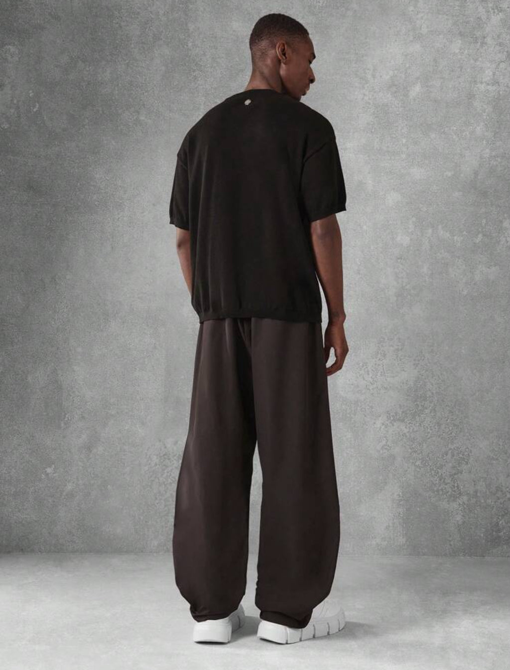 Wide leg pants in black