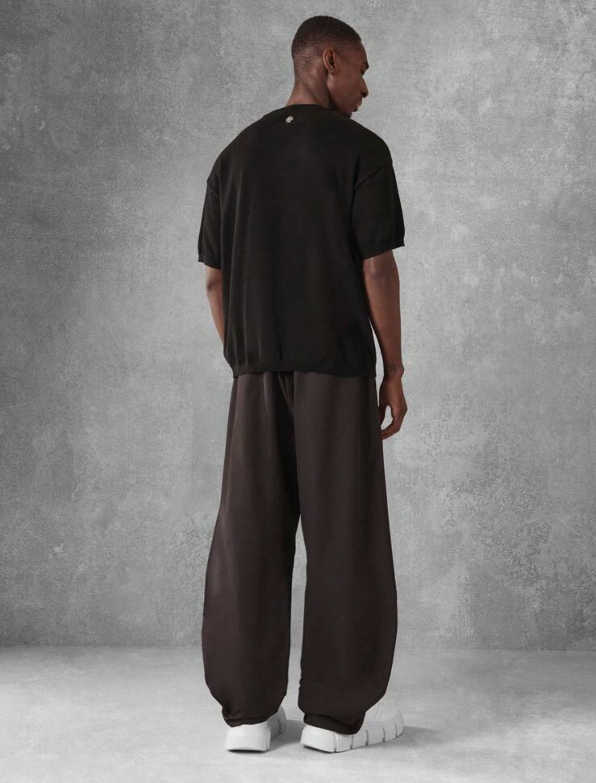 Wide leg pants in black