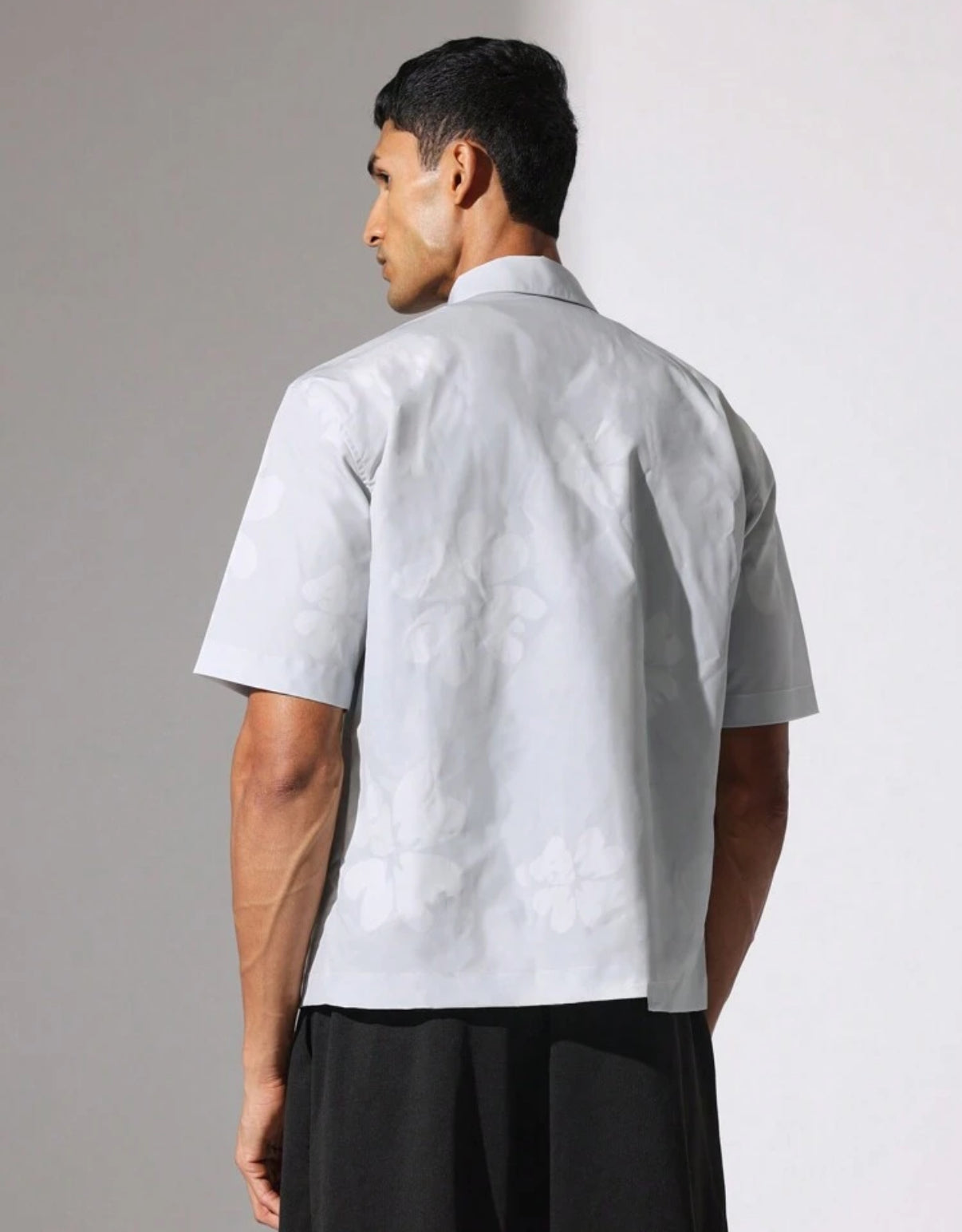 Boxy Shirt in calm grey pattern