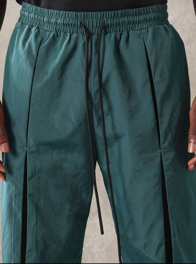 Wide Leg Pleated Pants in Green