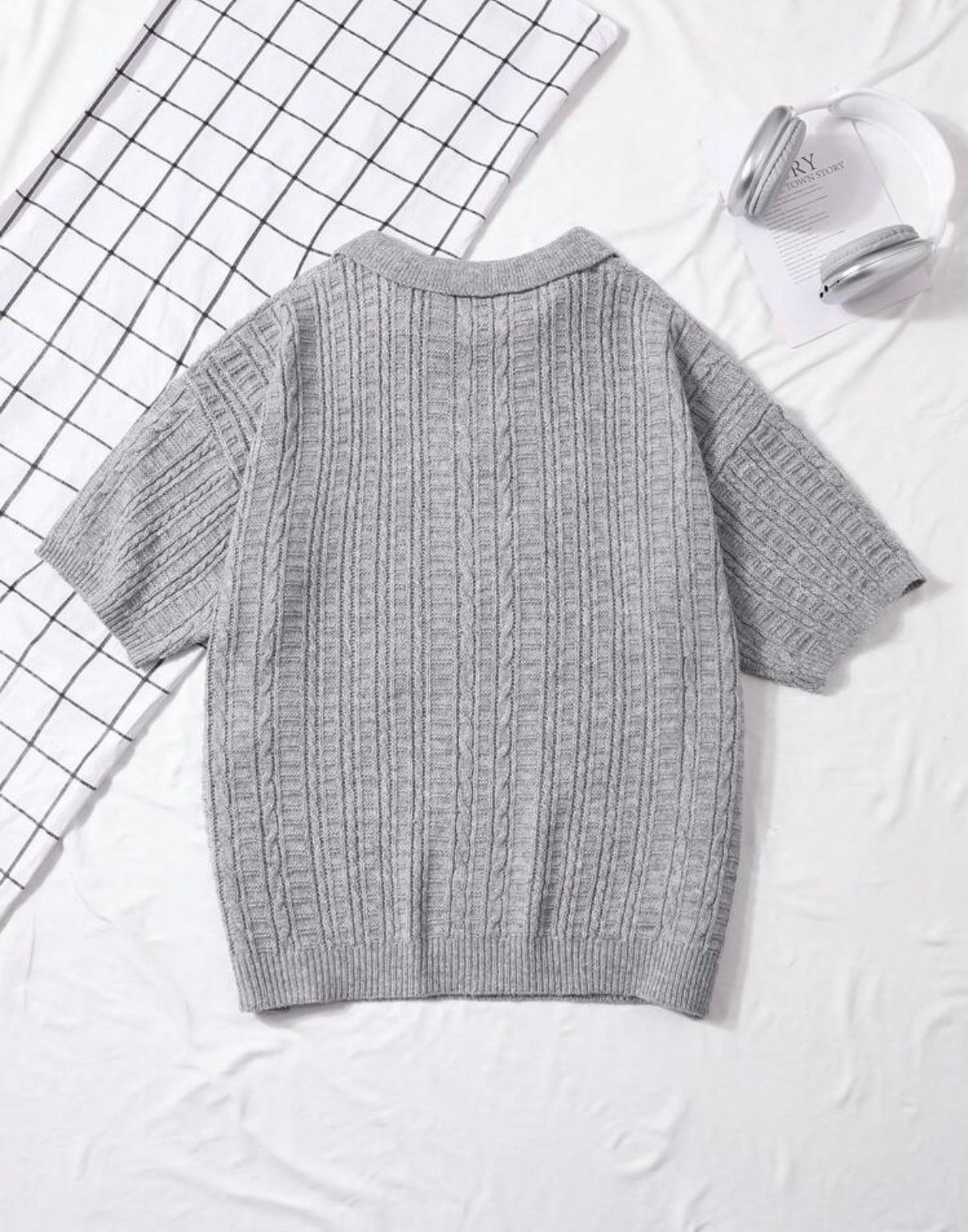 Knitted polo shirt in grey