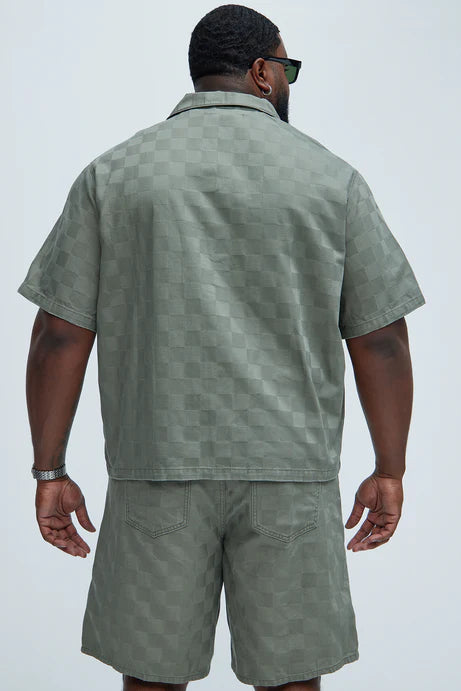 Oversized shirt in checkered khaki