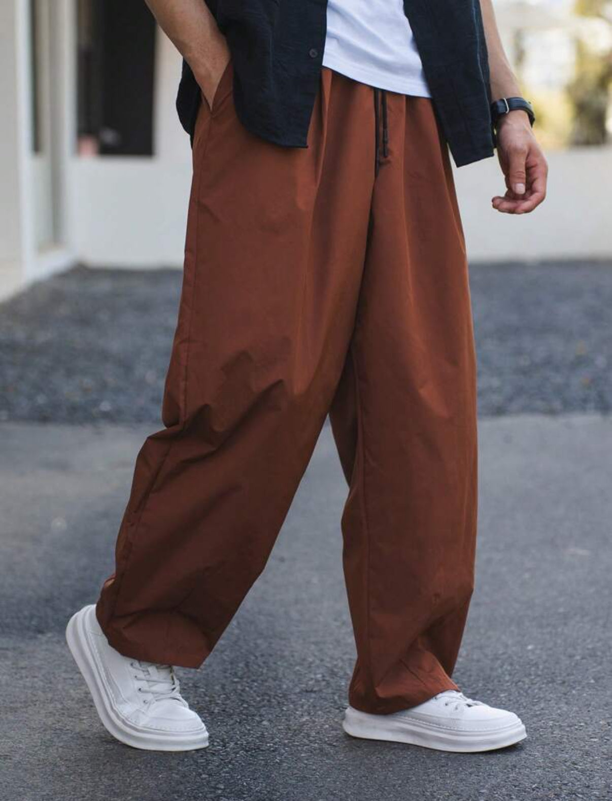 Wide leg drawstring pants in brown