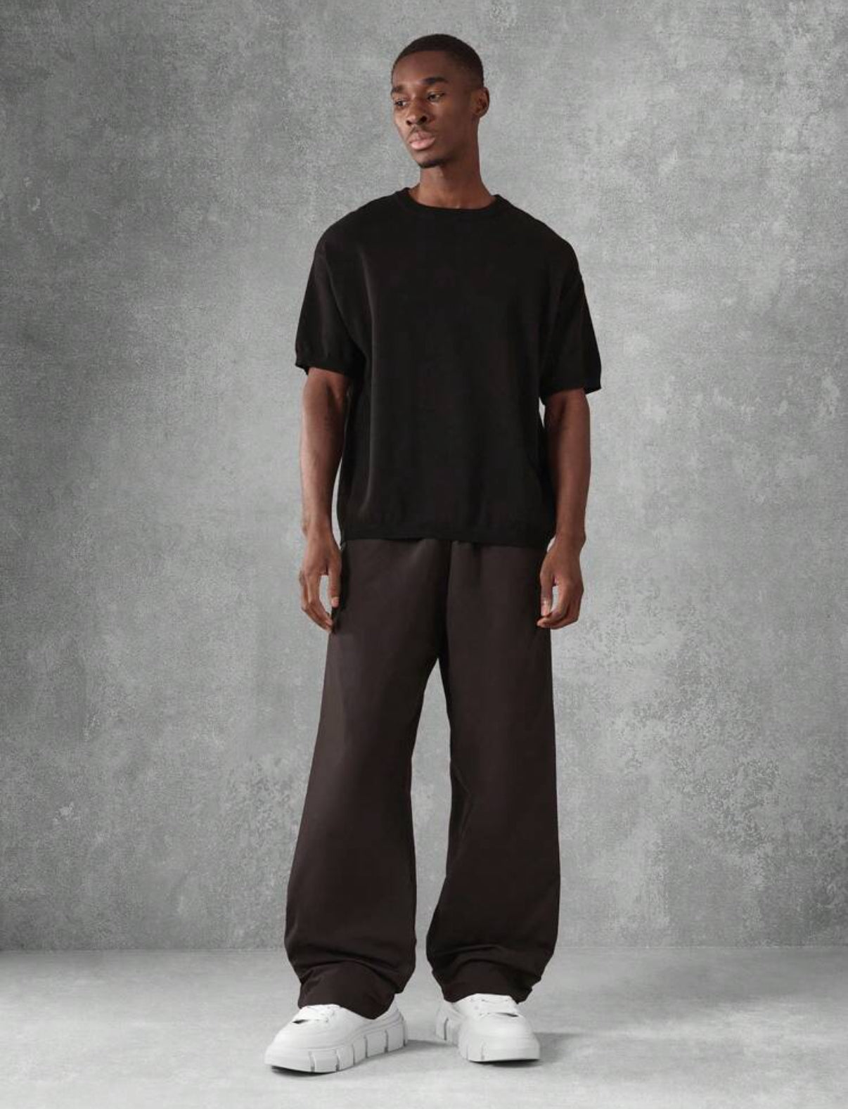 Wide leg pants in black