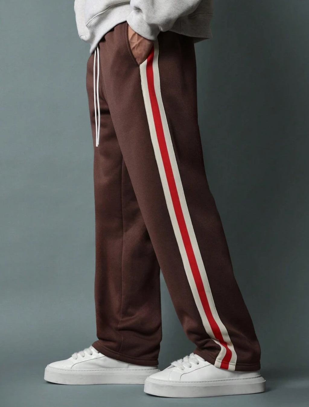 Joggers with side stripe in Brown