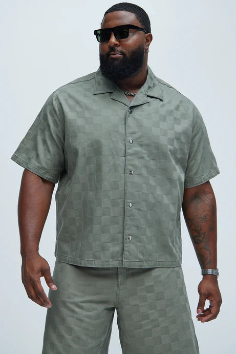 Oversized shirt in checkered khaki