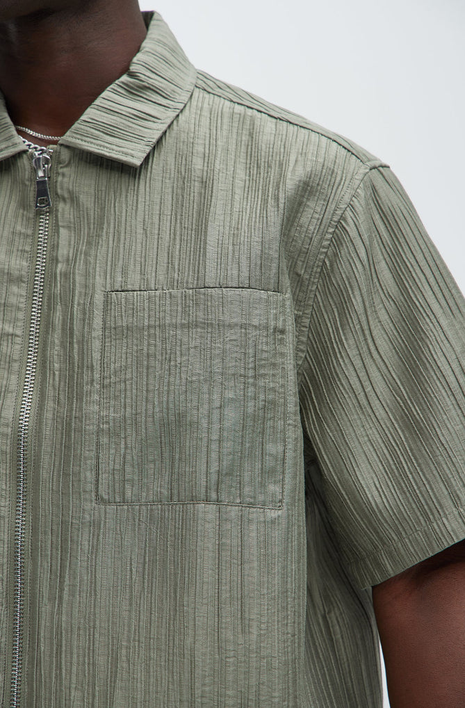 Zipped up Shirt in Green