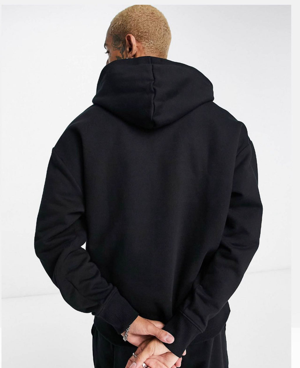 Oversized Hoodie in Black