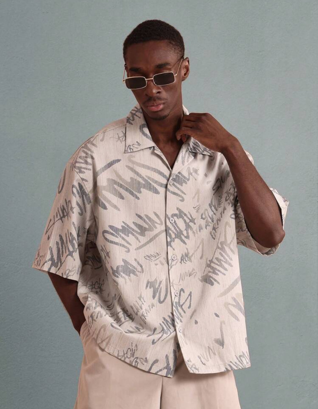 Sumwon oversized shirt with graphics in beige