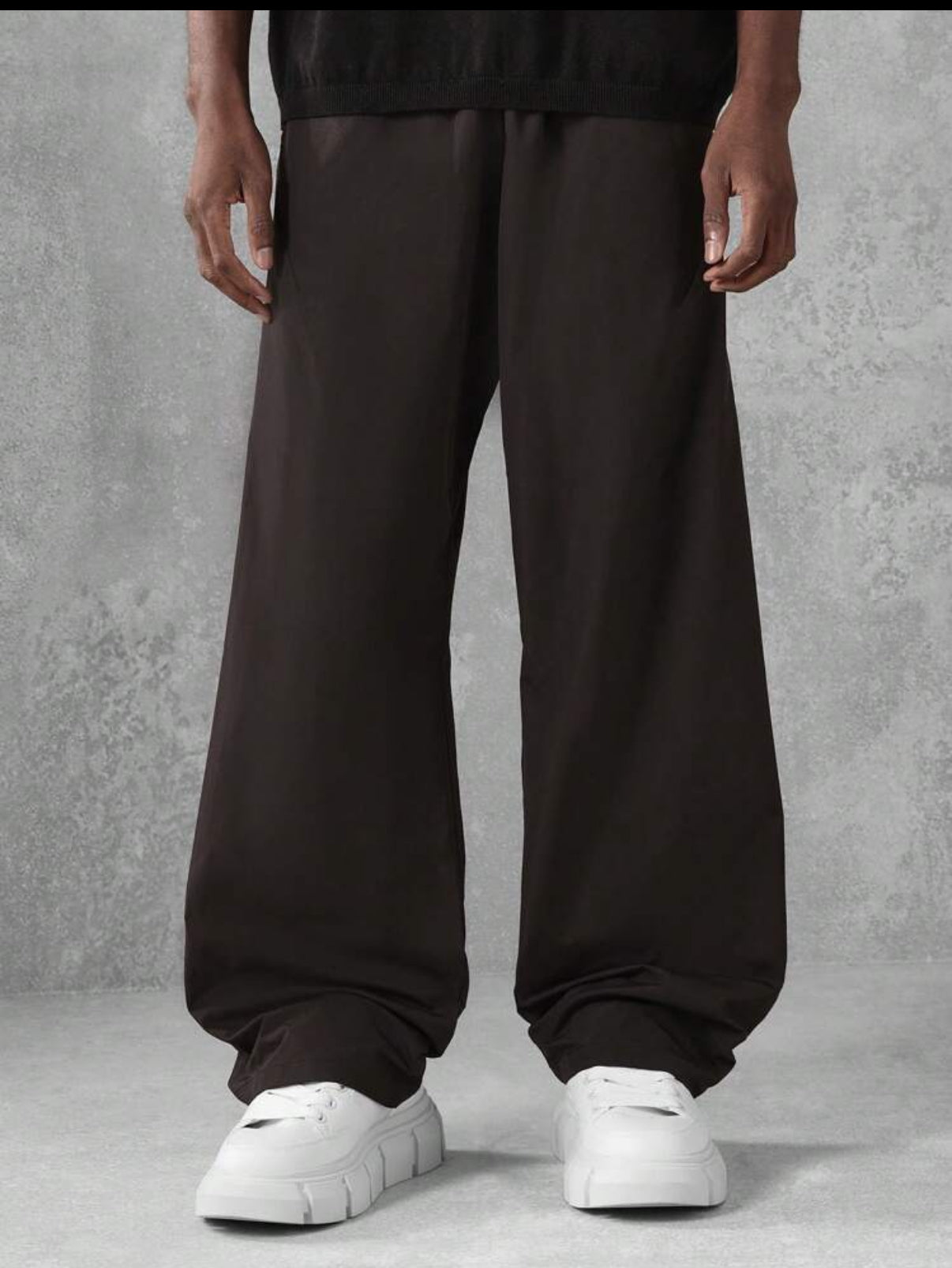 Wide leg pants in black