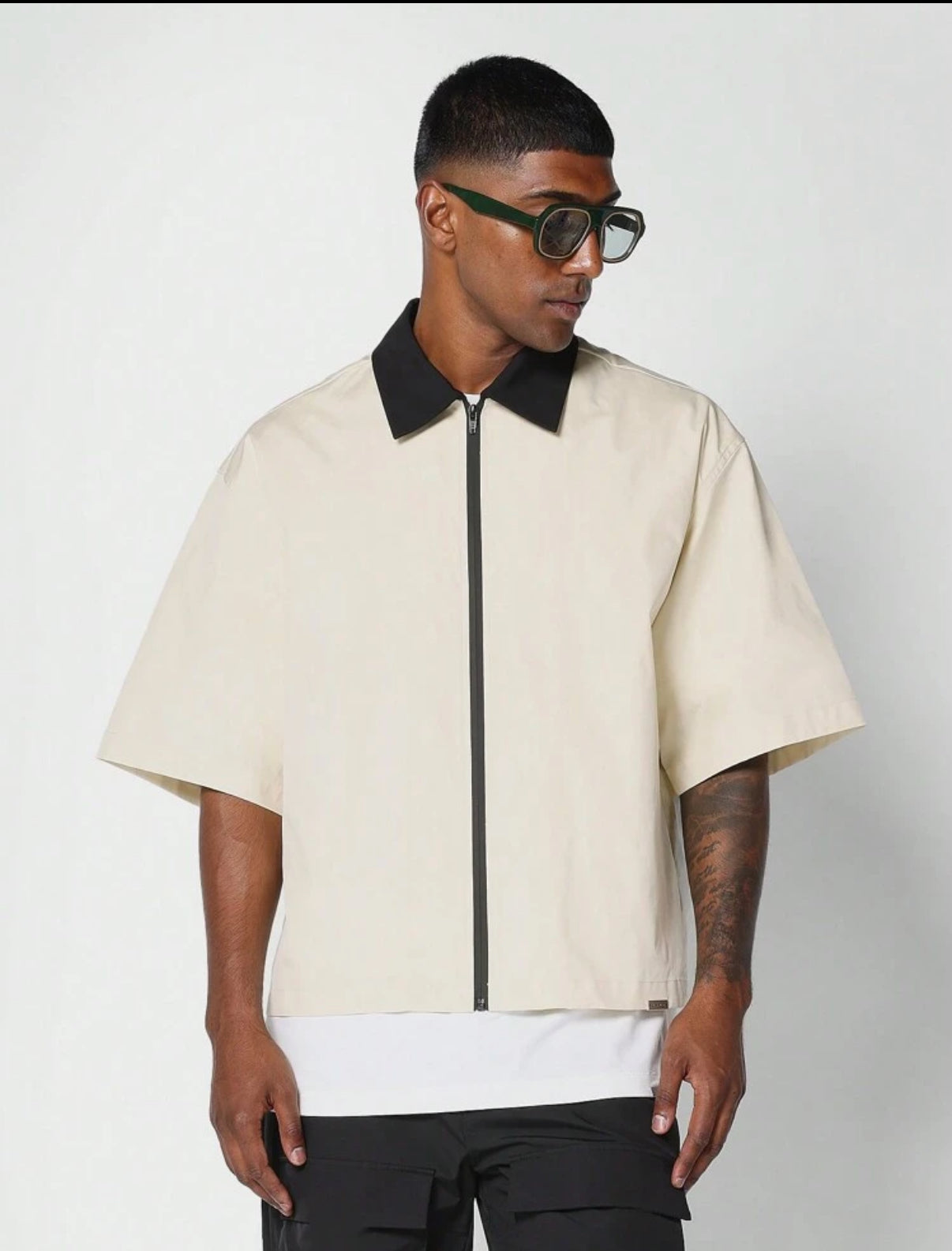 Boxy fit shirt with creative director back print in ecru