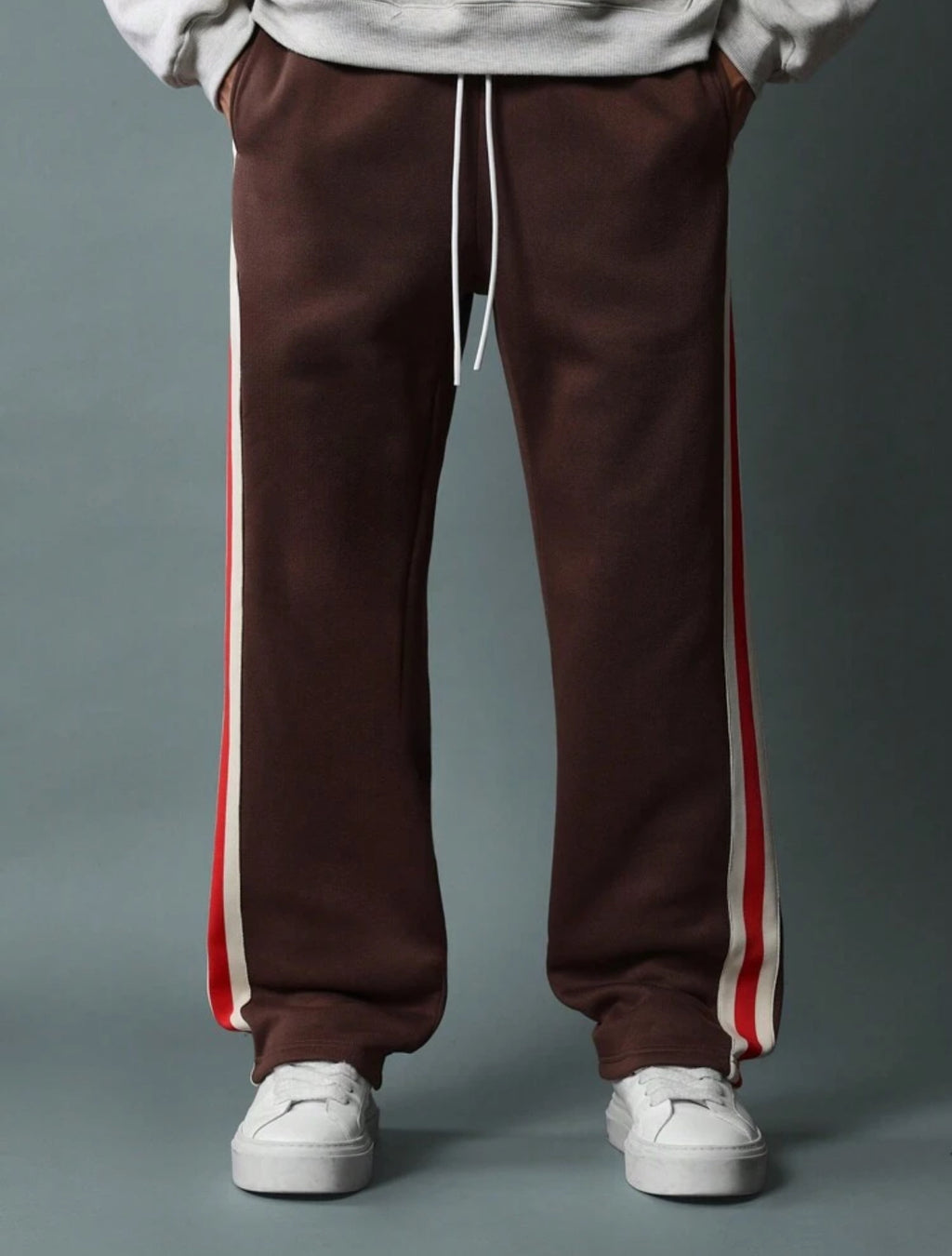 Joggers with side stripe in Brown