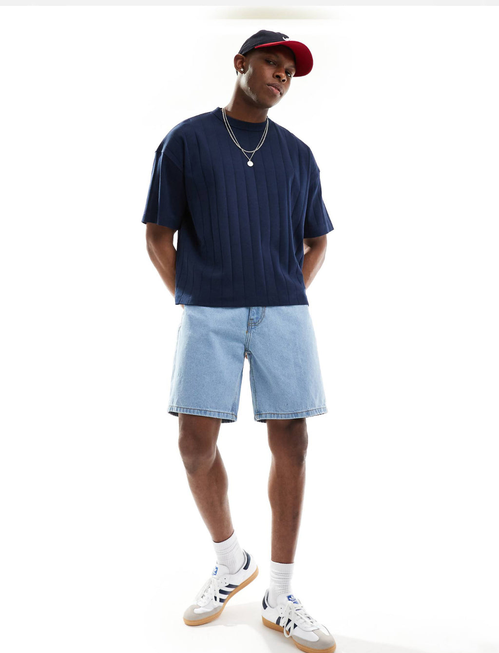 Ripped T-shirt in Navy