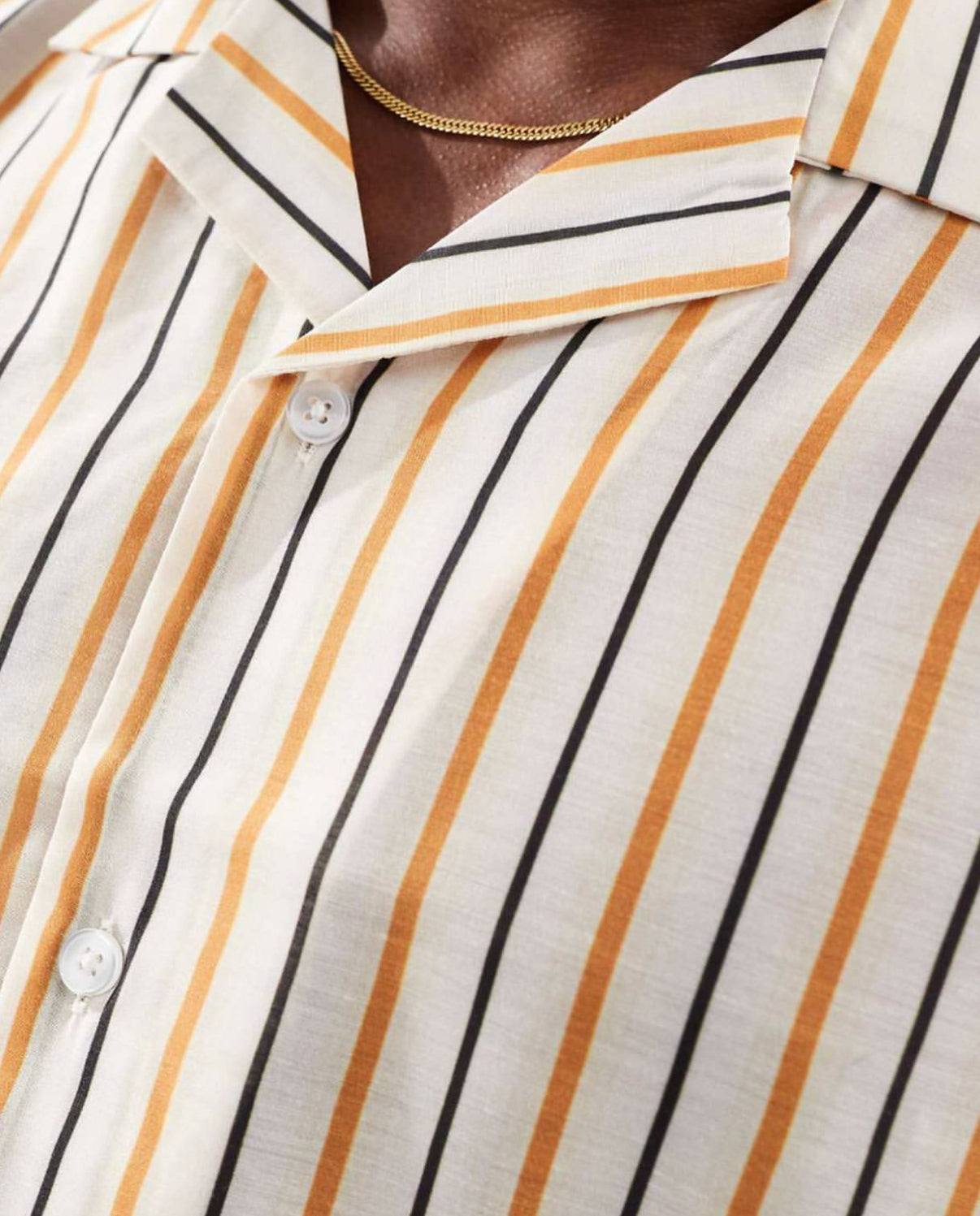 Button Up Short Sleeve Shirt in Striped Beige