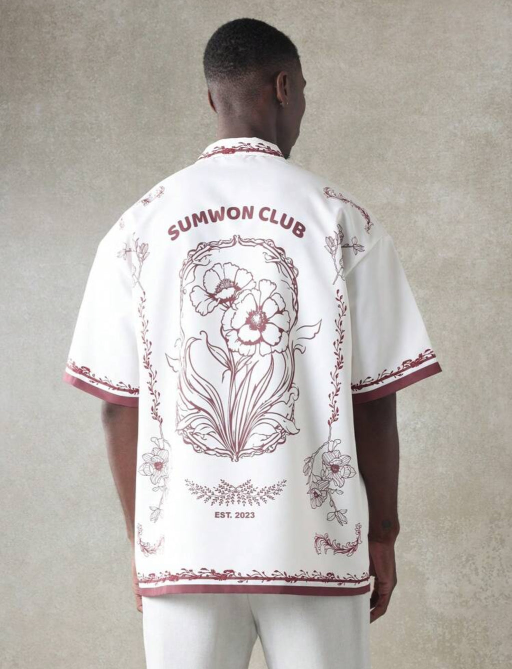 Sleek shirt sleeve shirt in white