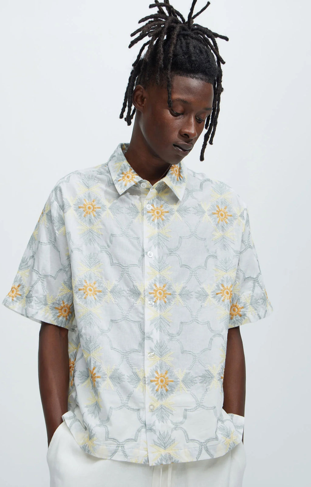 Embroidery shirt in white combo