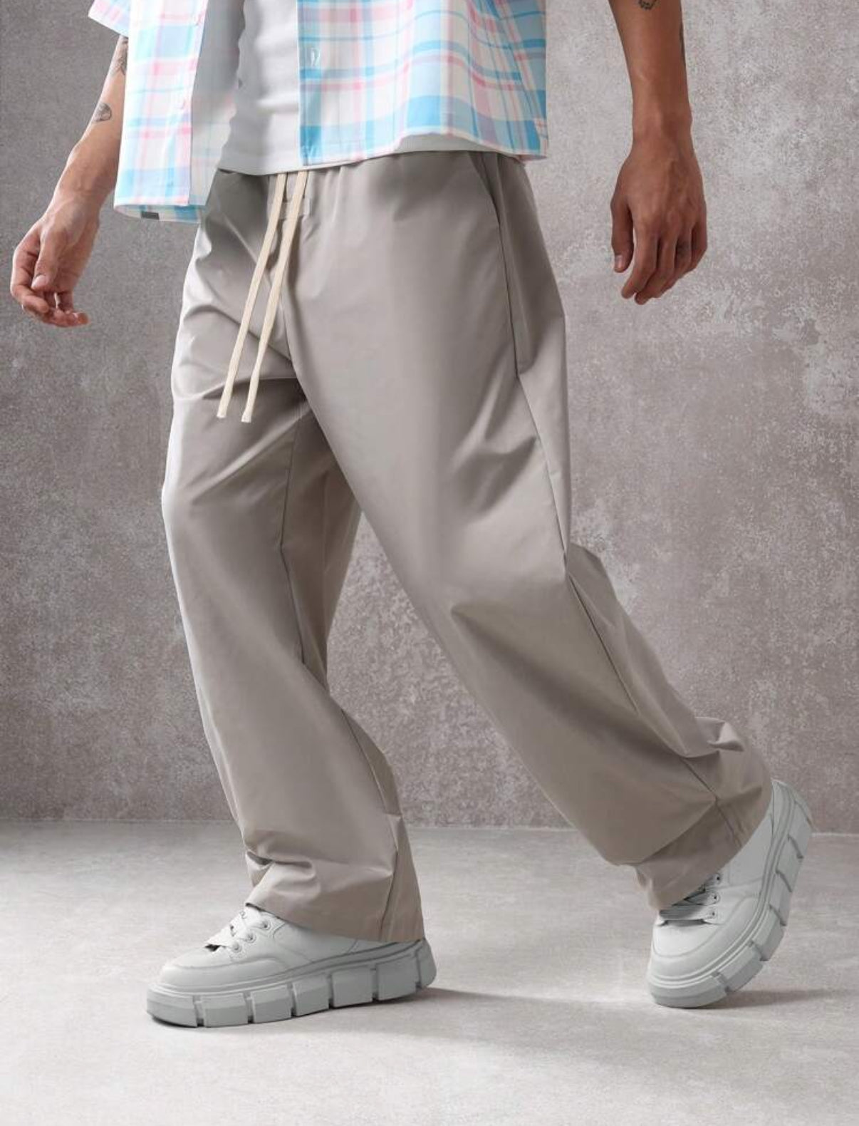 Wide leg pants in beige