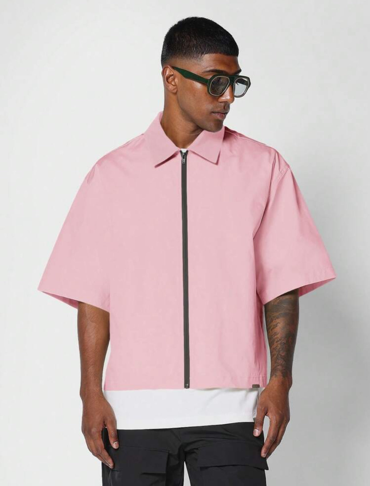 Boxy fit shirt with creative director back print in pink