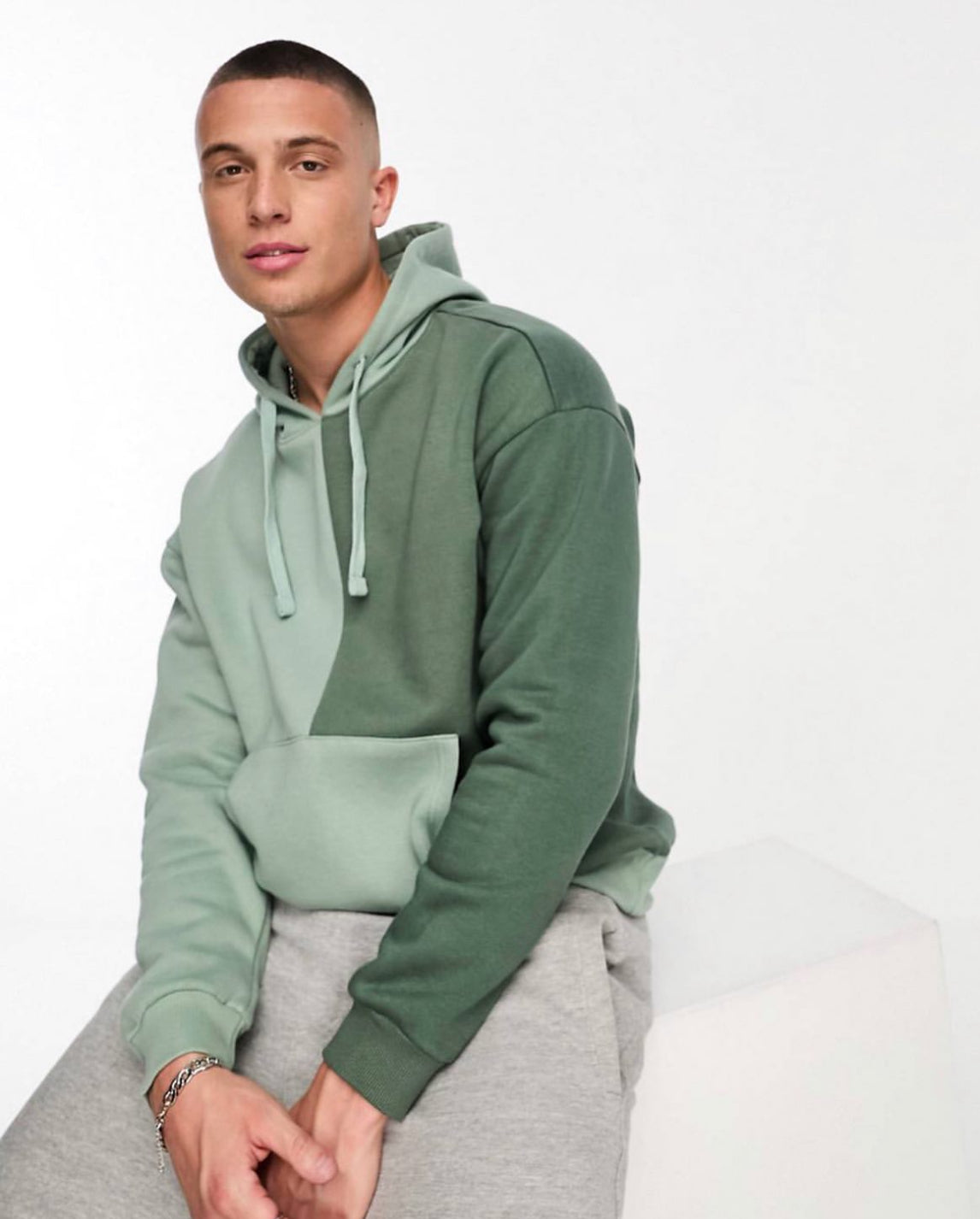 Hoodie in Colour block in Green